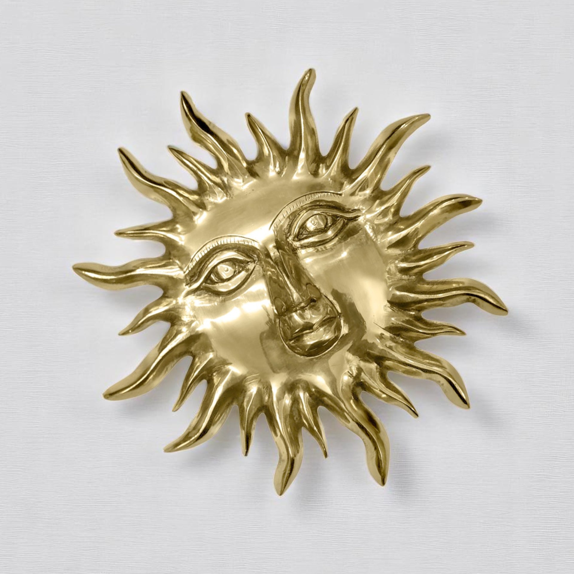VASTU VARDAN BRASS BIG SUN 01 STATUE