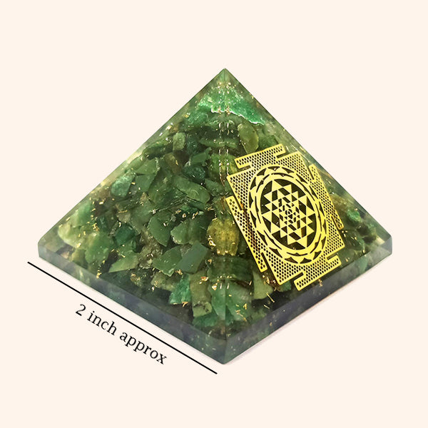 2 INCH GREEN MICA SHREE YANTRA CRYSTAL PYRAMID