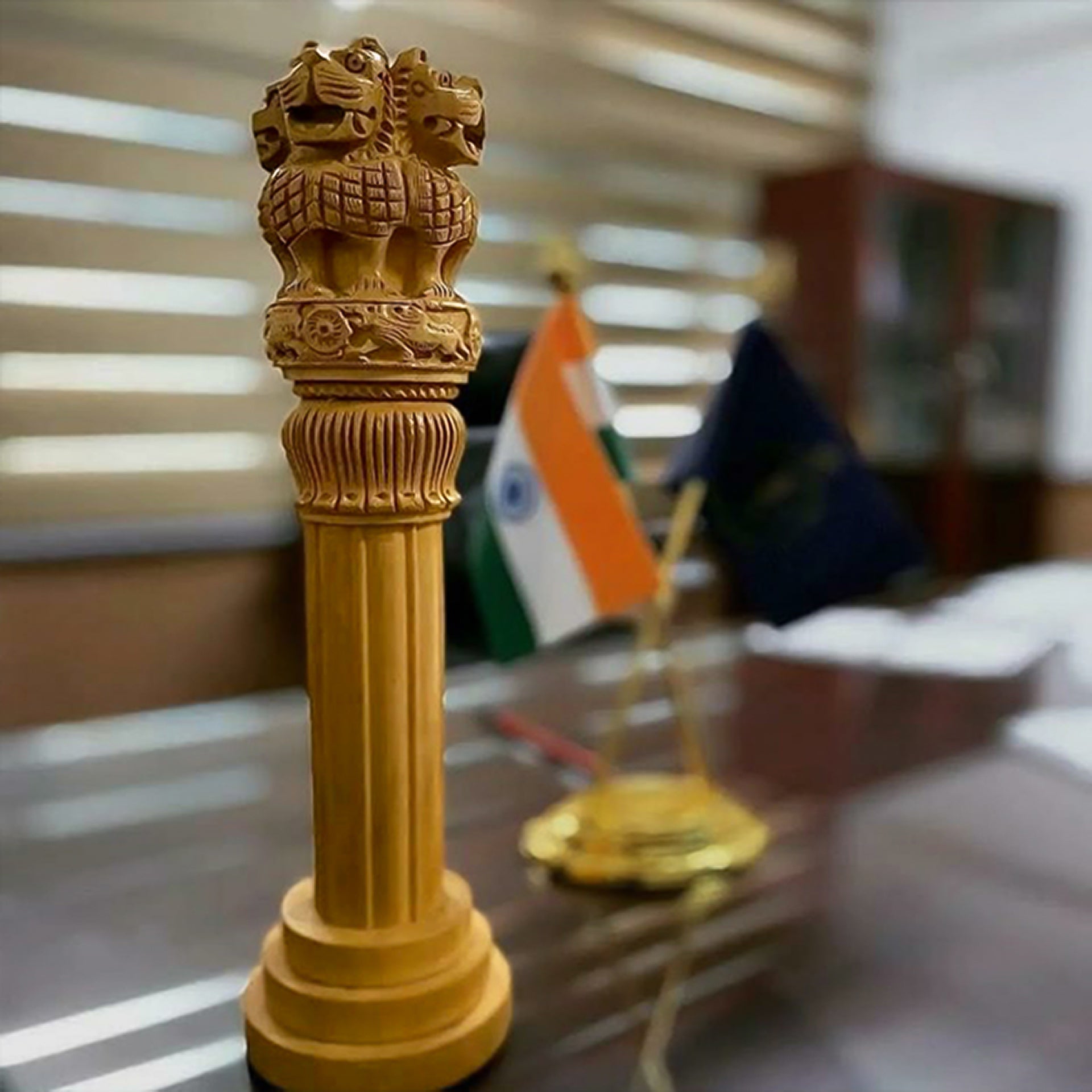 VASTU VARDAN 16 INCH WOODEN ASHOKA PILLAR