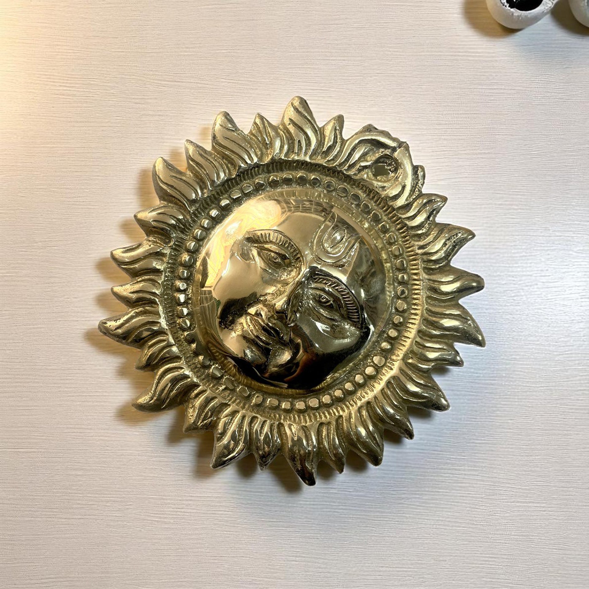 VASTU VARDAN BRASS NEW FACE SMALL SUN